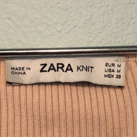 ZARA Knit  - Top   size Medium - Picture 3 of 4